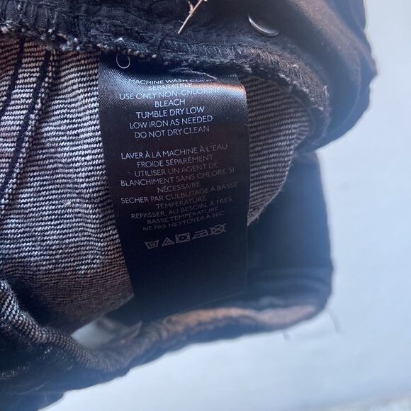 BDG Foldover V-Front Denim Short — Washed Black Denim Size 26 - Picture 8 of 8